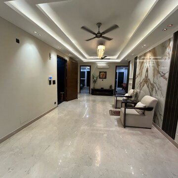 Parking in 4 BHK Builder Floor at Ansal Sushant Lok I, Sushant Lok I – for Rent