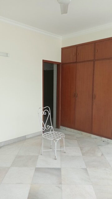 Room in 4 BHK Independent House at Greater Kailash ii – for Sale