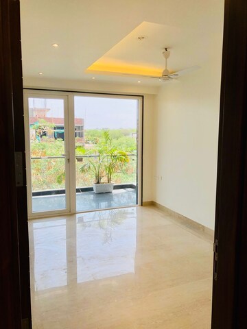 Room in 3 BHK Builder Floor at Signature Signum 37D III, Sector 37d – for Sale
