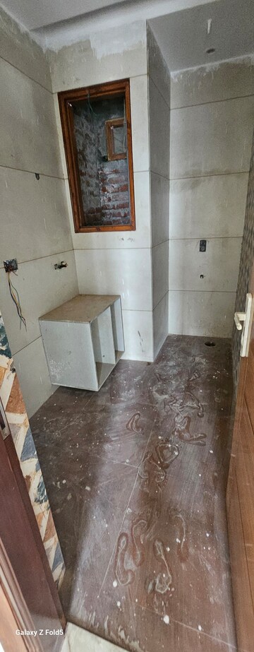 Furnished Amenities in 3 BHK Builder Floor at Carnation Greens, Sector 8 – for Sale