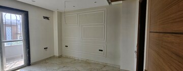 Room in 3 BHK Builder Floor at Carnation Greens, Sector 8 – for Sale
