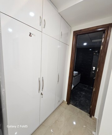 Furnished Amenities in 3.5 BHK Builder Floor at Carnation Greens, Sector 8 – for Sale
