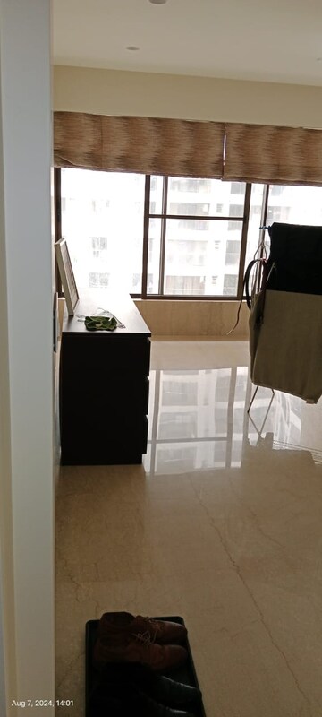 Bathroom in 4 BHK Apartment at Raiaskaran Parthenon, Andheri West – for Rent