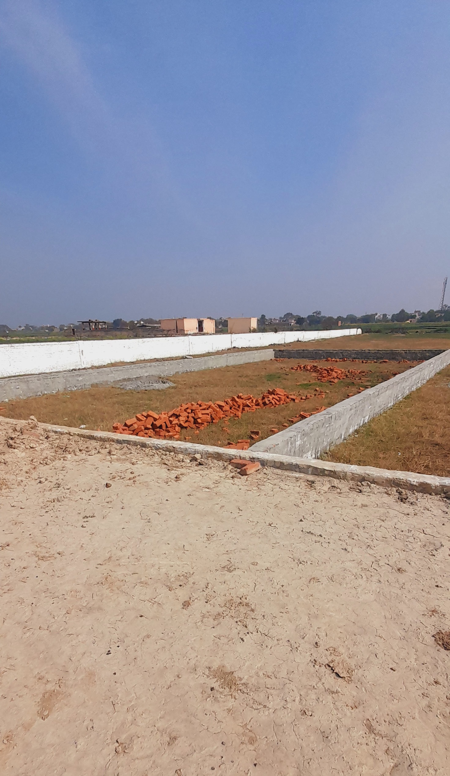 Plot For Sale in Plot For Sale Near Yamuna