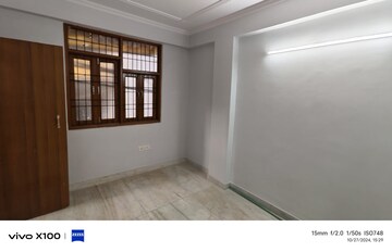 Room in 2 BHK Apartment at Shaheen Bagh – for Sale