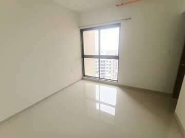 Room in 2 BHK Apartment at Runwal Eirene, Balkum Pada – for Rent