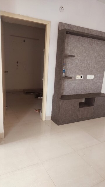 Room in 2 BHK Apartment at Signature Global Proxima Phase 2, Sector 89 – for Rent