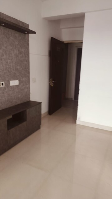 Room in 2 BHK Apartment at Signature Global Proxima Phase 2, Sector 89 – for Rent