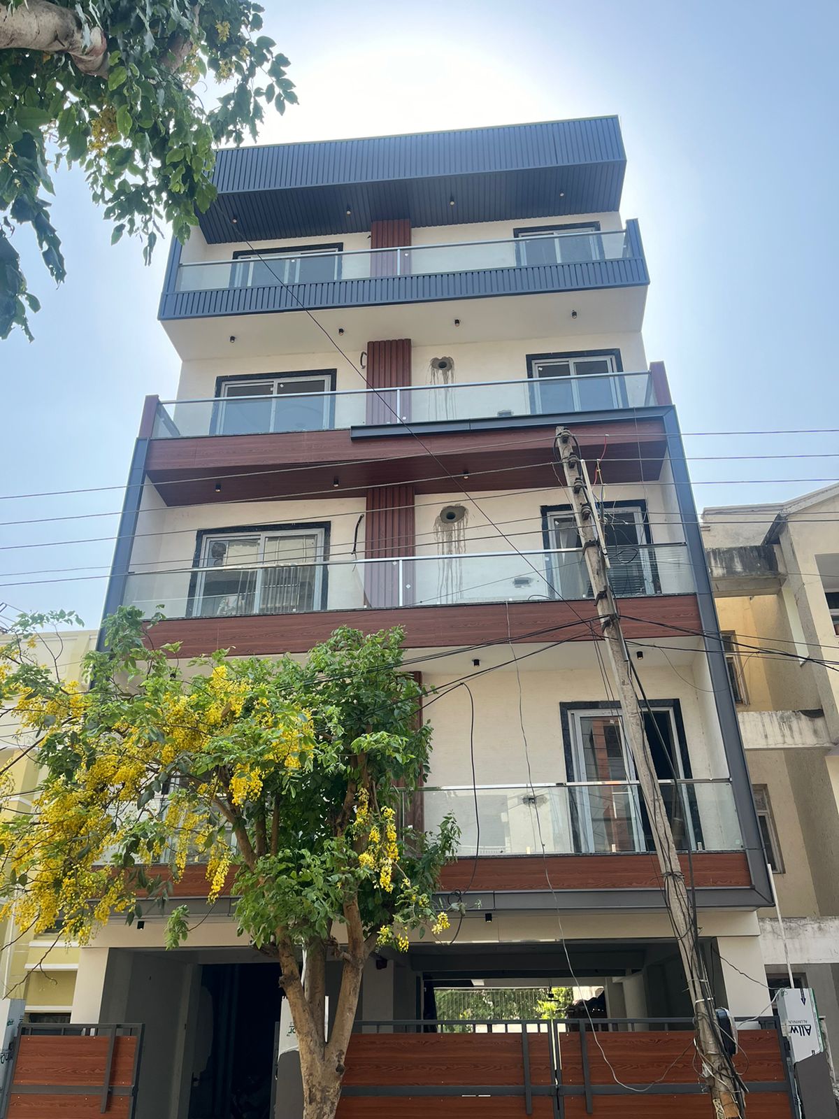 3 BHK + Pooja Room,Servant Room,Study Room Builder Floor For Sale in Sushant Lok 2