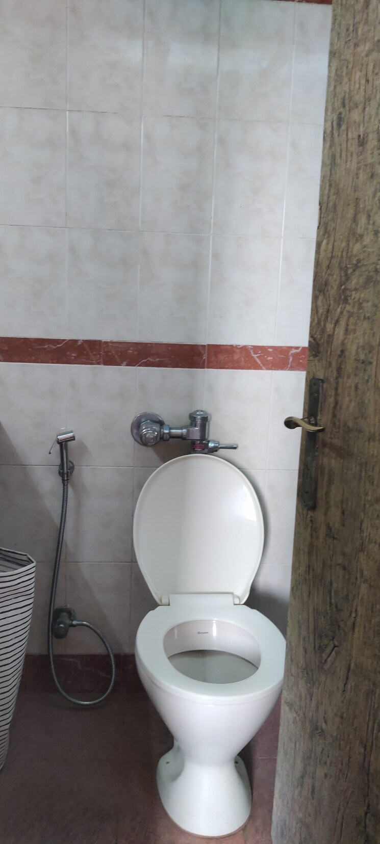 Bathroom, lokhandwala-residency 2 Bedroom 1000 Sq.Ft. Apartment In Worli Mumbai 7752911