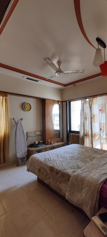 2 BHK Apartment For Sale in Lokhandwala Residency, Worli