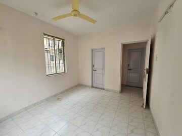 Room in 2 BHK Apartment at Anand Nagar – for Rent