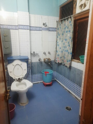 Bathroom in 6+ BHK Independent House at Sector 40 – for Sale