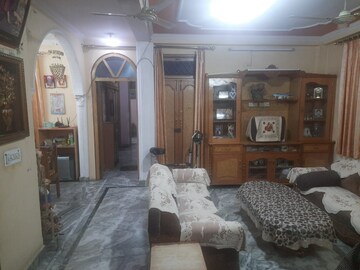 Living Room in 6+ BHK Independent House at Sector 40 – for Sale