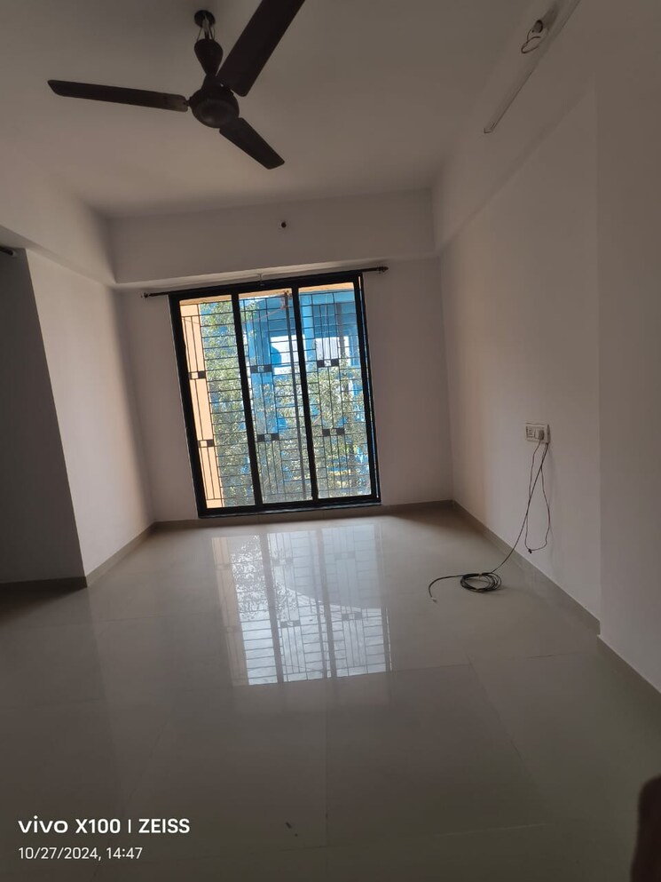Room, green-square 1 Bedroom 419 Sq.Ft. Apartment In Kasarvadavali Thane 7753629