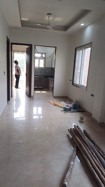 Room in 2.5 BHK Builder Floor at Paschim Vihar – for Sale