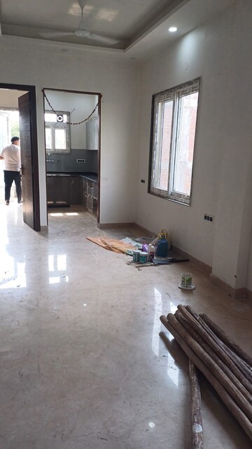 Living Room in 2.5 BHK Builder Floor at Paschim Vihar – for Sale