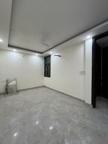 Room in 3 BHK Builder Floor at Palm Residency Chhatarpur, Chattarpur – for Sale