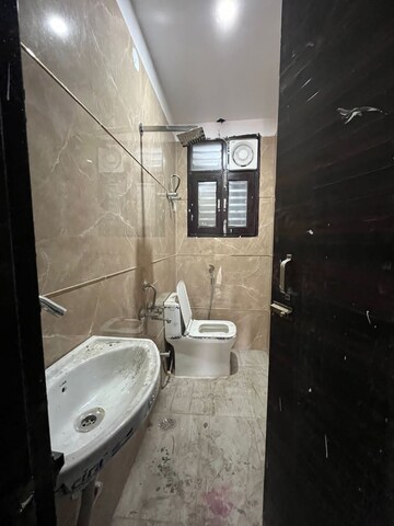 Bathroom in 3 BHK Builder Floor at Palm Residency Chhatarpur, Chattarpur – for Sale