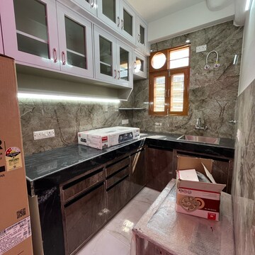 Kitchen in 1.5 BHK Builder Floor at Ansal Sushant Lok I, Sector 43 – for Rent