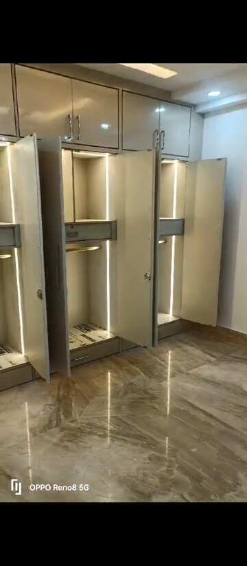 Room in 3 BHK Builder Floor at Mehrauli – for Rent