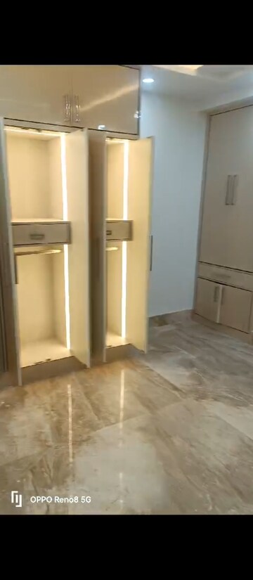 Room in 3 BHK Builder Floor at Mehrauli – for Rent