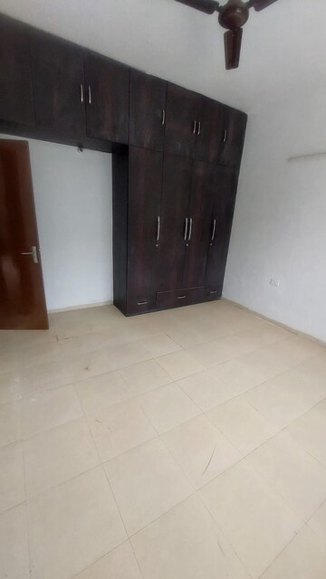 Room in 3 BHK Builder Floor at Vatika Primrose Floors, Sector 82 – for Sale