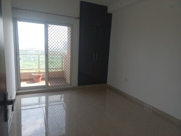Room in 4 BHK Apartment at Elite Golf Green, Sector 79 – for Sale