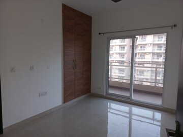 Room in 4 BHK Apartment at Elite Golf Green, Sector 79 – for Sale