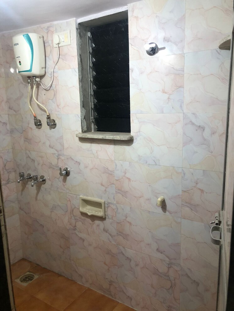 Bathroom, anuradha-chsl 3 Bedroom 685 Sq.Ft. Apartment In Mira Road Thane 7755142