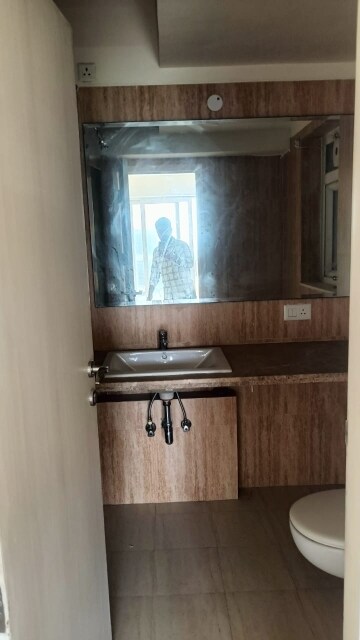 Master Bedroom in 3 BHK Apartment at DLF The Skycourt, Sector 86 – for Sale
