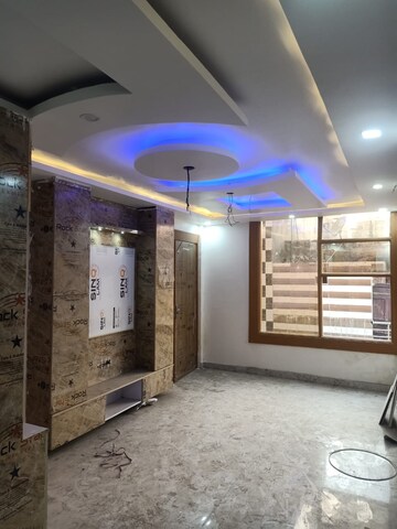 Room in 3 BHK Builder Floor at Uttam Nagar – for Sale