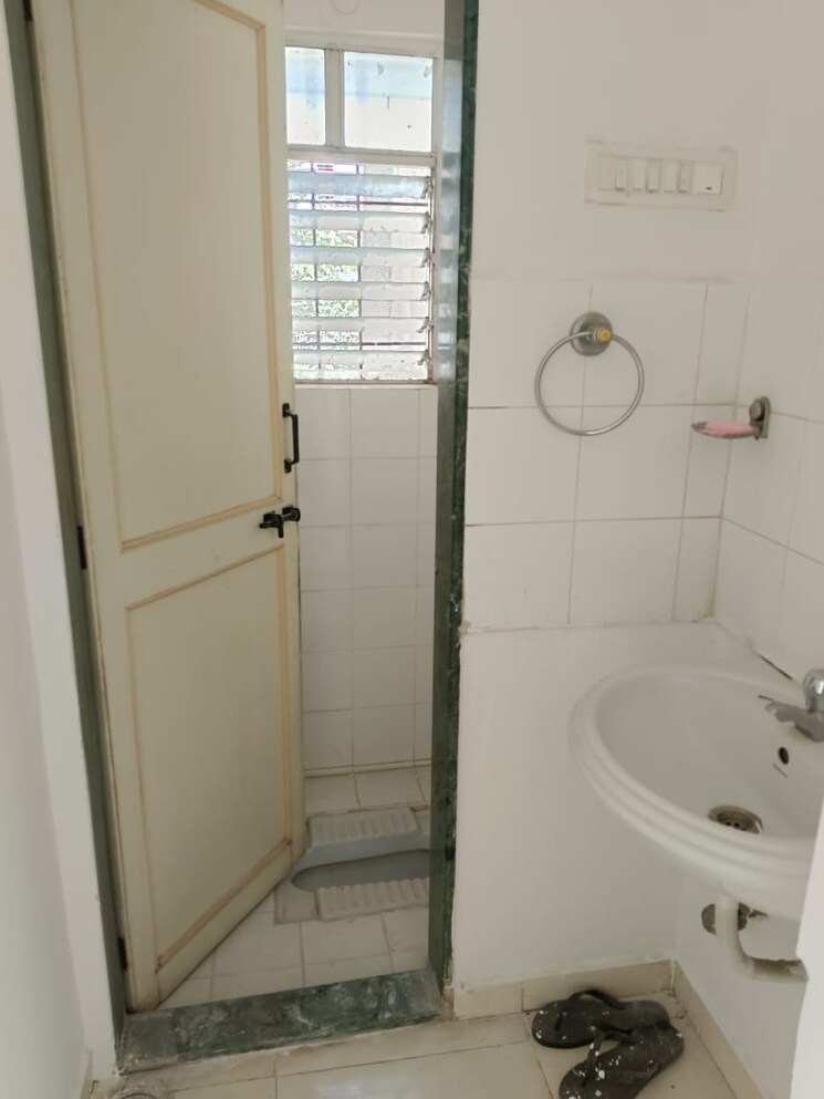 Bathroom, kunal-nakshatram 3 Bedroom 1300 Sq.Ft. Apartment In Chinchwad Pune 7755183