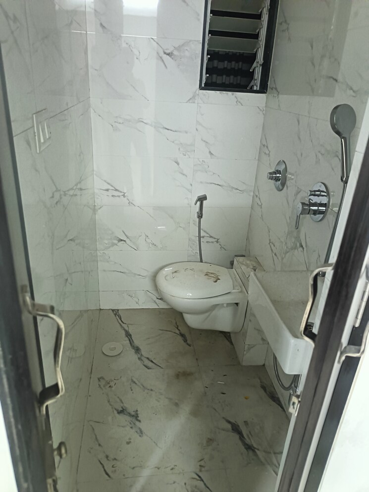 Bathroom, yash-trinity 1 Bedroom 426 Sq.Ft. Apartment In Dadar West Mumbai 7755242