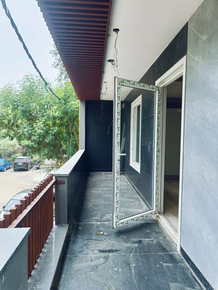 Balcony, mansarover garden 4 Bedroom 4000 Sq.Ft. Builder Floor In Mansarover Garden Delhi 7755286