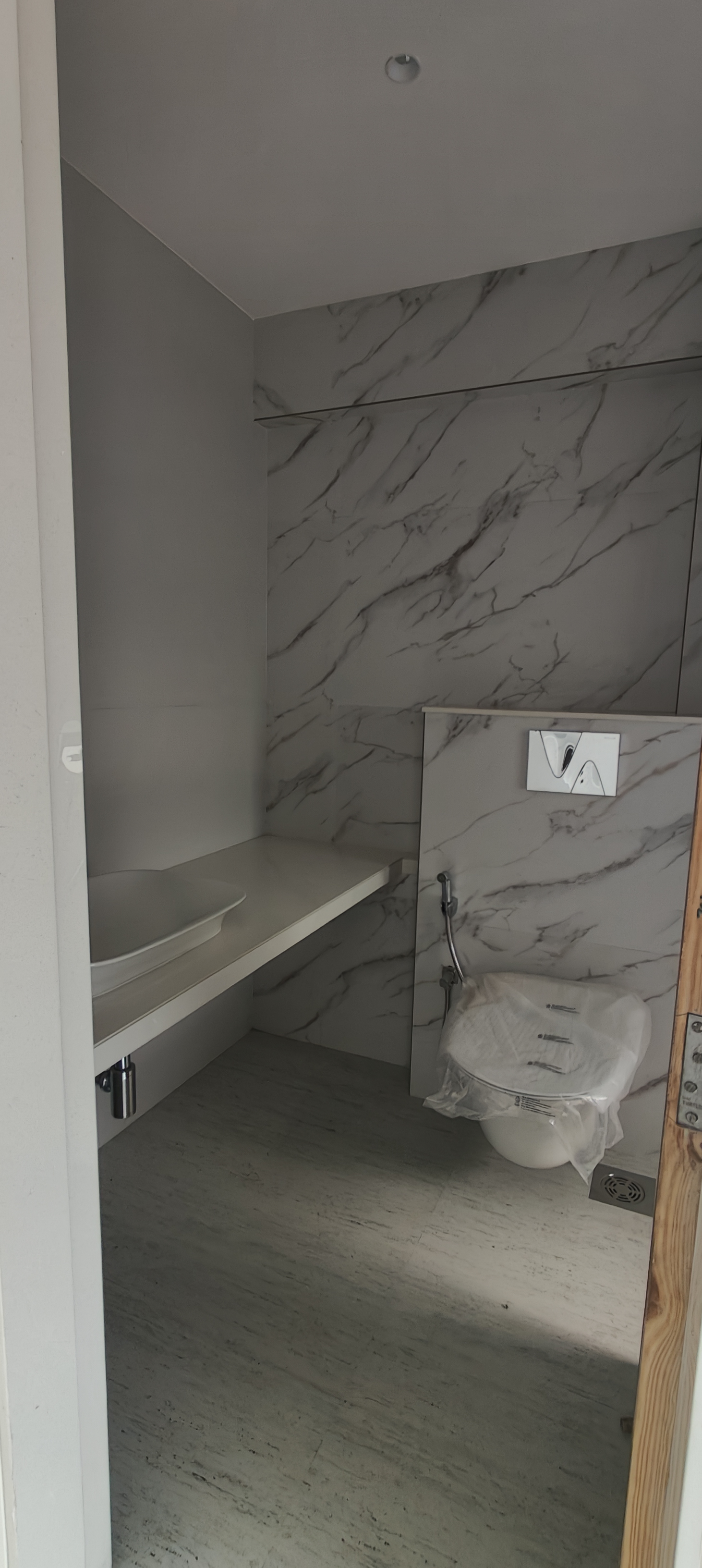 3 BHK Apartment For Sale in Tilak Nagar Building