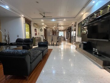 Living Room in 4 BHK Builder Floor at Mansarover Garden – for Sale