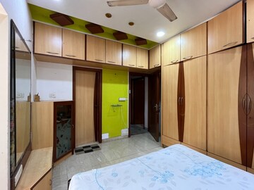 Bedroom in 2 BHK Apartment at Venus Apartments Worli, Worli – for Sale