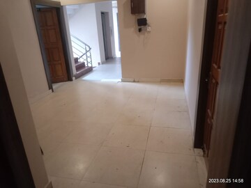 Room in 3 BHK Apartment at L&T Raintree Boulevard, Hebbal – for Rent