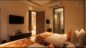 Bedroom in 3 BHK Builder Floor at Kirti Nagar – for Sale