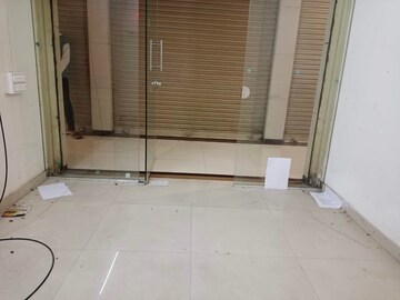 Room in  Office Space at Rustomjee Eaze Zone Mall, Malad West – for Rent