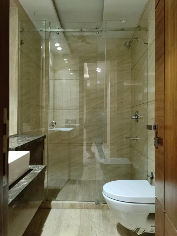 Bathroom, kirti nagar 3 Bedroom 1500 Sq.Ft. Builder Floor In Kirti Nagar Delhi 7755805