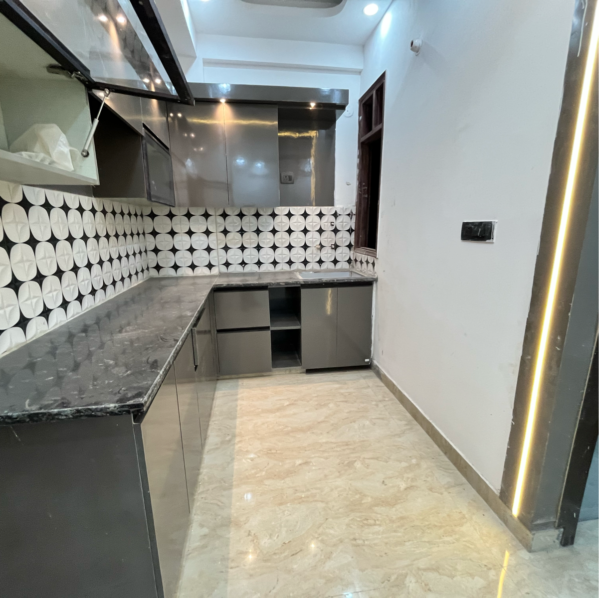 2 BHK Builder Floor For Sale in Vinayak County