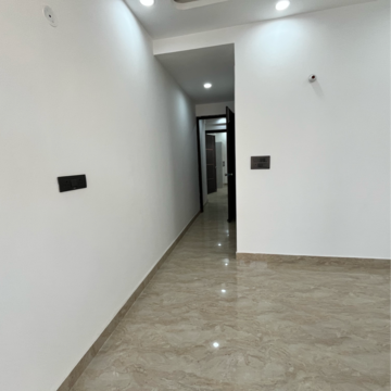 Room in 2 BHK Builder Floor at Sector 73 – for Sale
