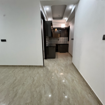 Room in 2 BHK Builder Floor at Sector 73 – for Sale