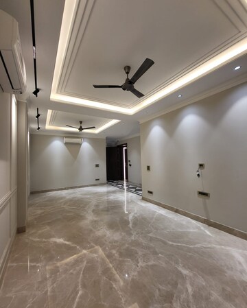 Room in 3.5 BHK Builder Floor at Greater Kailash – for Rent
