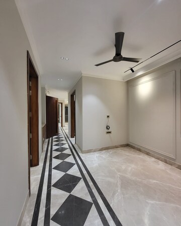  3.5 BHK Builder Floor at Greater Kailash – for Rent