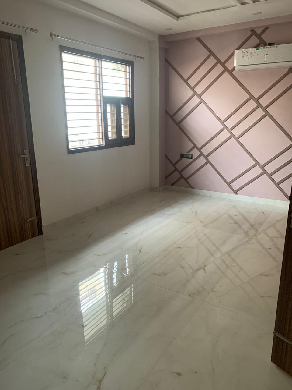 2 BHK Builder Floor For Rent in Laxmi Nagar Delhi  7756533