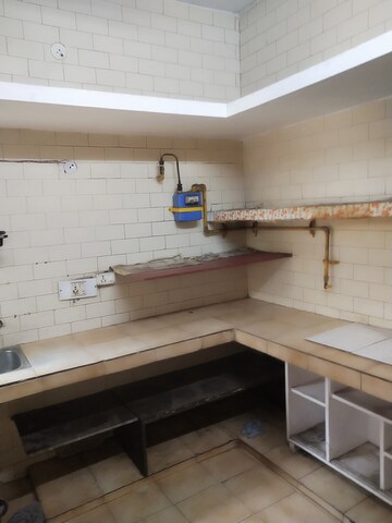 रेसिडेंशियल घर वर्ग मीटर फॉर रेंट इन सेक्टर 31 नोएडा  7756557