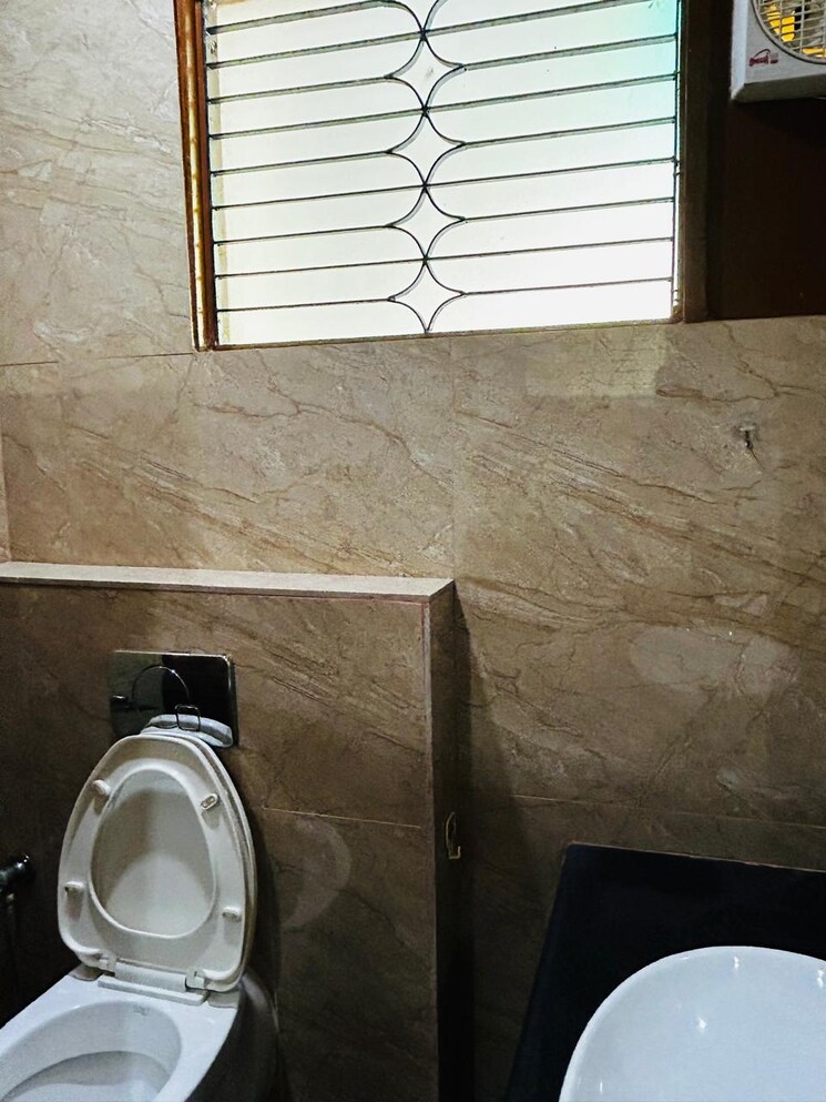 Bathroom, dharam-flats 2 Bedroom 65 Sq.Yd. Independent House In Palam Vihar Extension Gurgaon 7756593